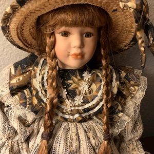 Haunted doll - Paige